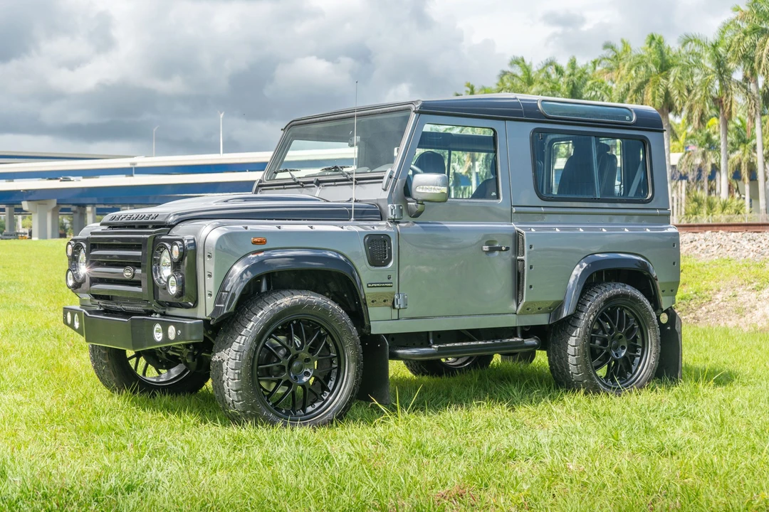 Land Rover Defender 90 - Image 7 of 31