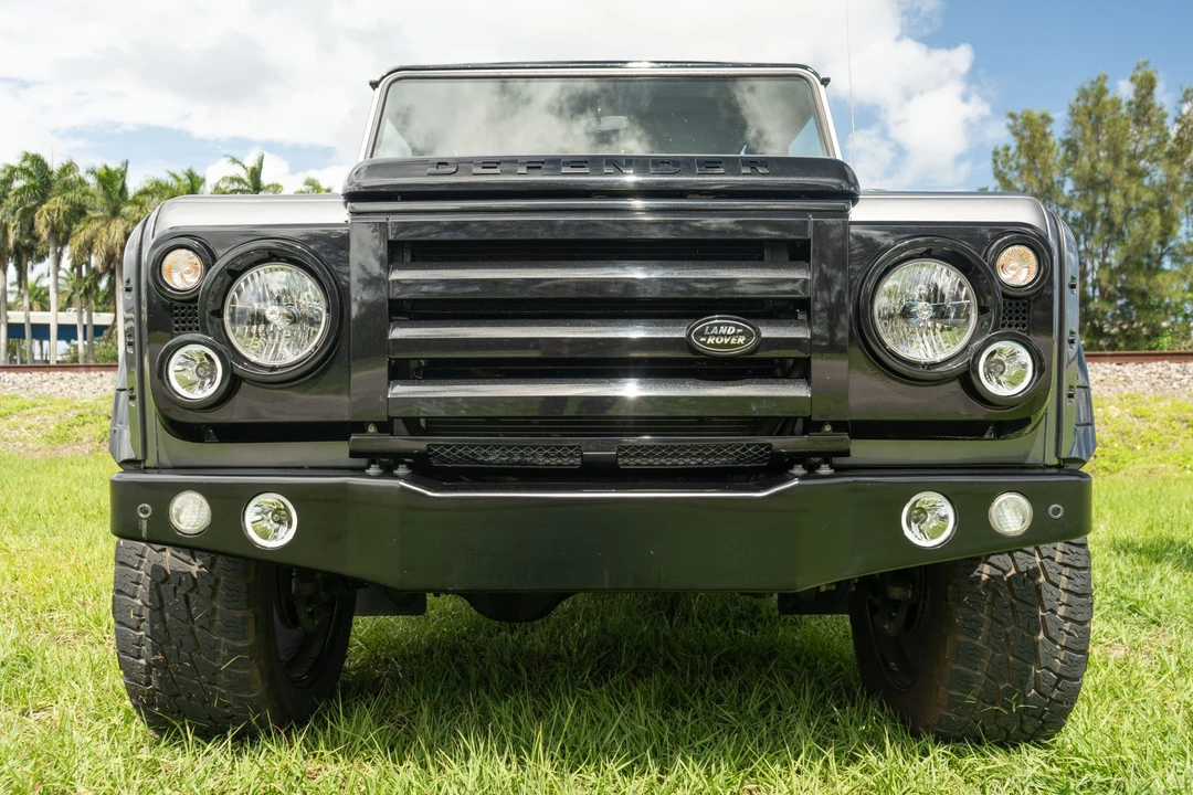 Land Rover Defender 90 - Image 20 of 31