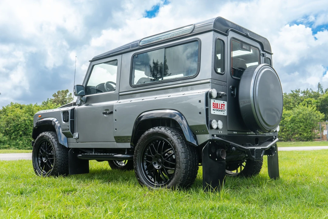 Land Rover Defender 90 - Image 9 of 31