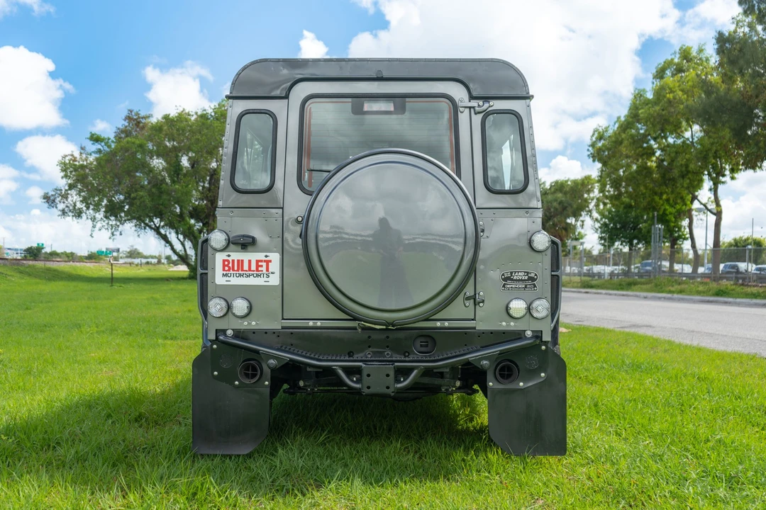 Land Rover Defender 90 - Image 11 of 31