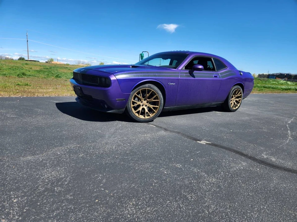 2010 Dodge Challenger 3rd Gen - Image 8 of 17
