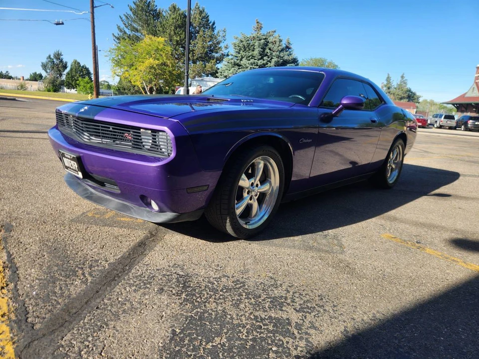 2010 Dodge Challenger 3rd Gen - Image 9 of 17