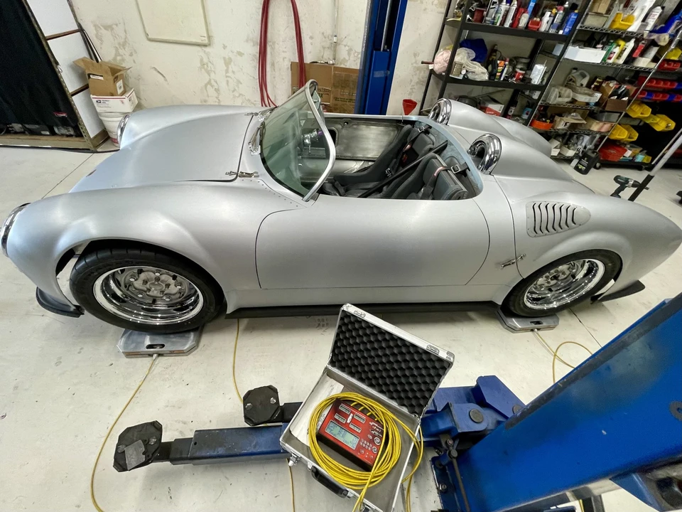 Porsche 550 - Image 21 of 31
