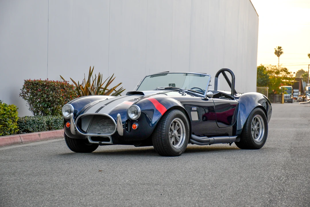 Shelby Cobra Replica - Image 9 of 31