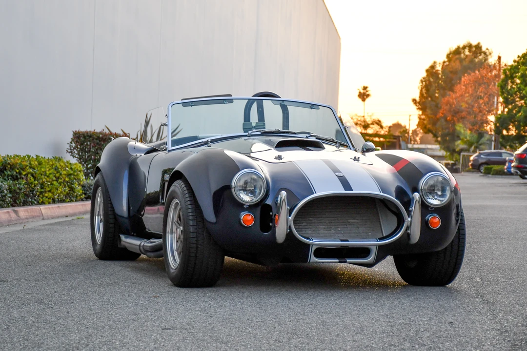 Shelby Cobra Replica - Image 6 of 31
