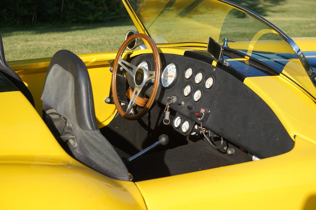 Shelby Cobra Replica - Image 25 of 31