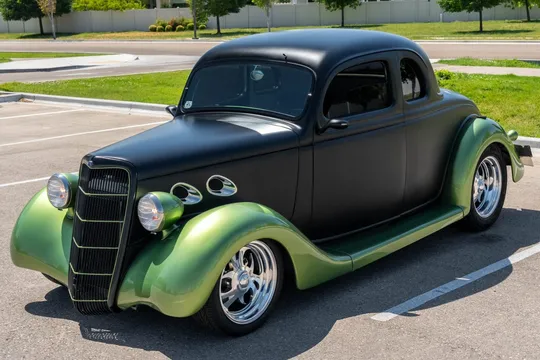 1935 Ford 5-Window Coupe