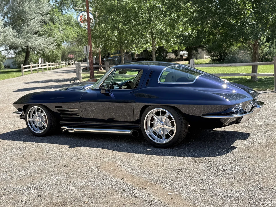 1963 Chevrolet Corvette C2 - Image 6 of 31