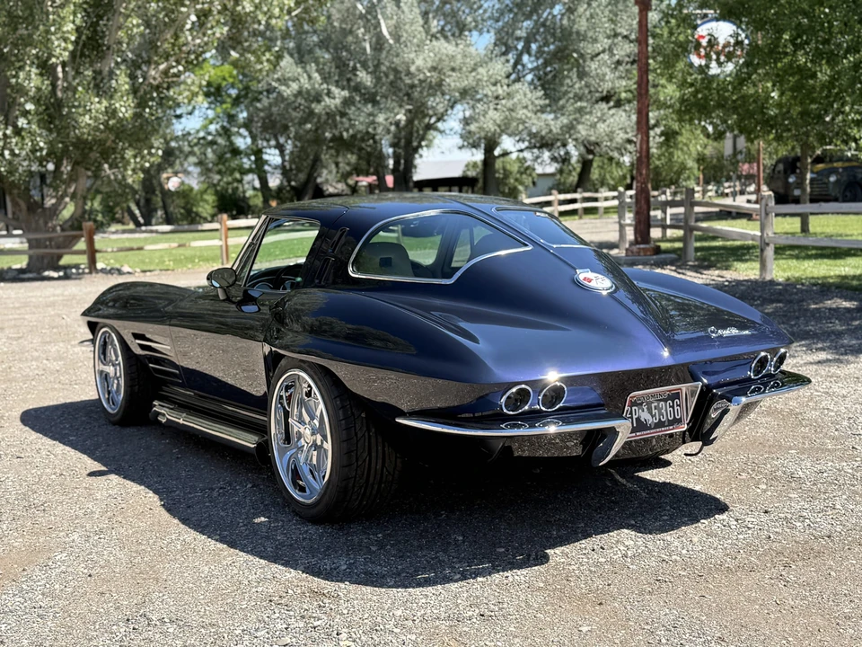 1963 Chevrolet Corvette C2 - Image 8 of 31