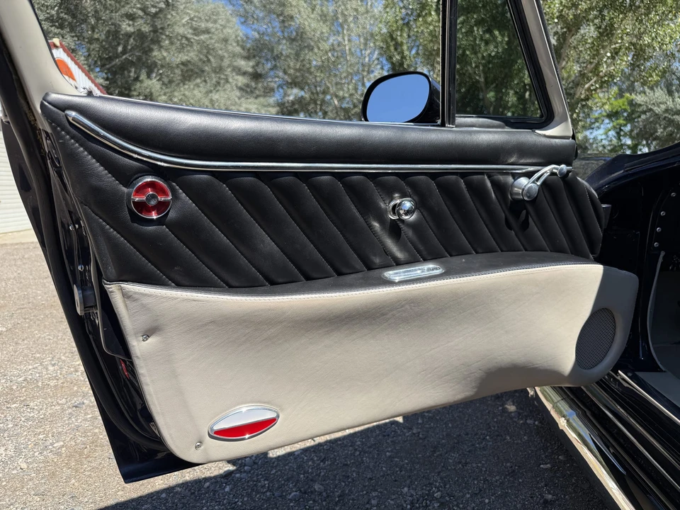 1963 Chevrolet Corvette C2 - Image 31 of 31
