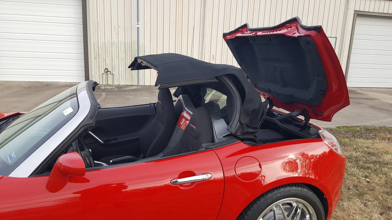 2007 Saturn Sky - Image 27 of 31