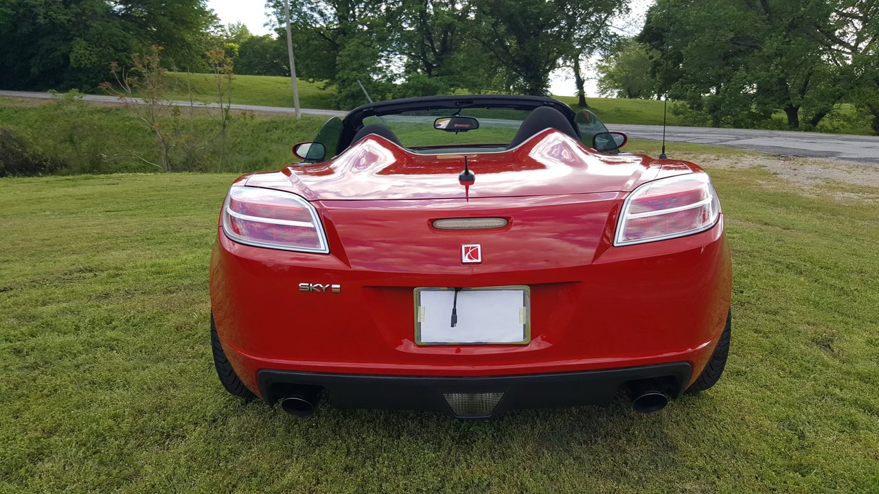 2007 Saturn Sky - Image 13 of 31