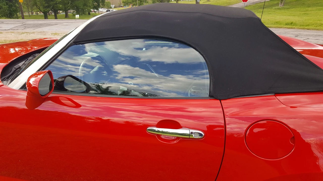 2007 Saturn Sky - Image 25 of 31