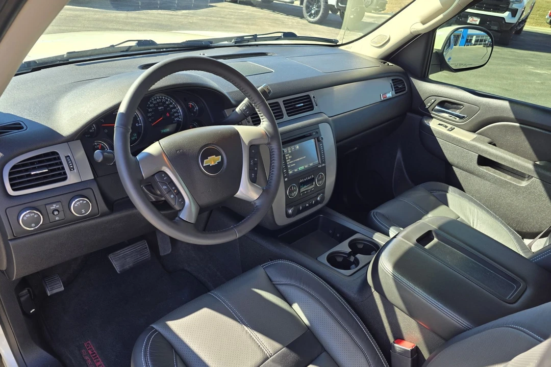 2013 Chevrolet Avalanche - Image 5 of 7