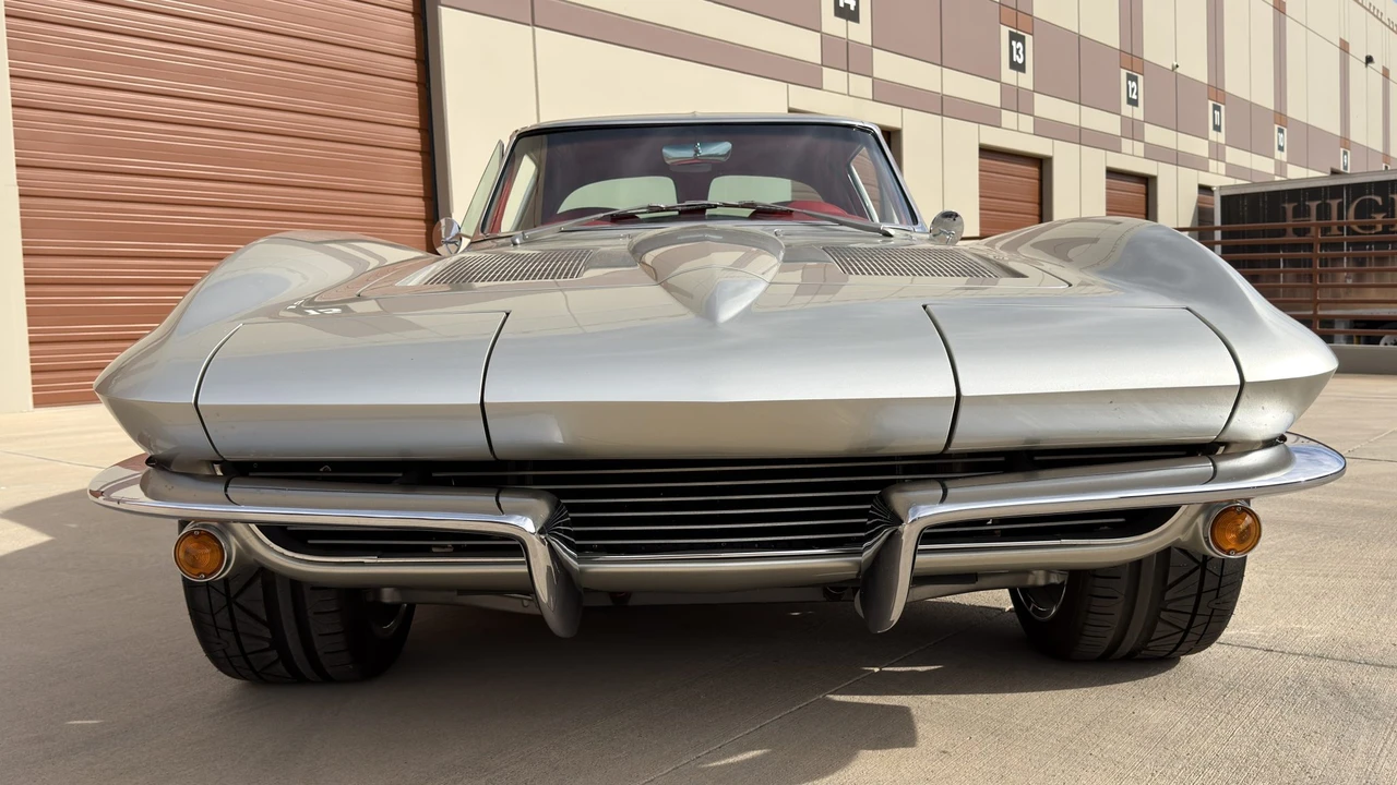 1963 Chevrolet Corvette C2 - Image 9 of 31