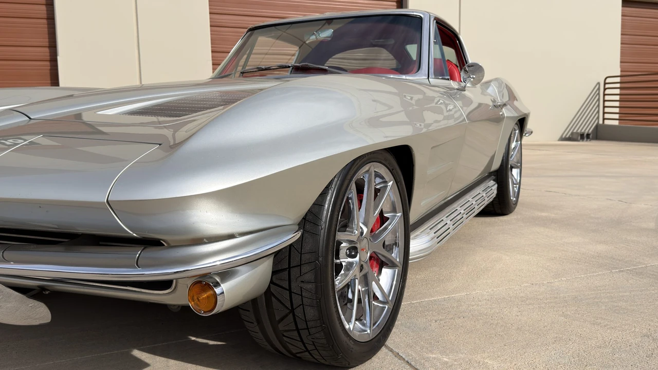 1963 Chevrolet Corvette C2 - Image 12 of 31