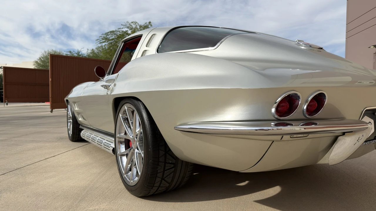 1963 Chevrolet Corvette C2 - Image 14 of 31