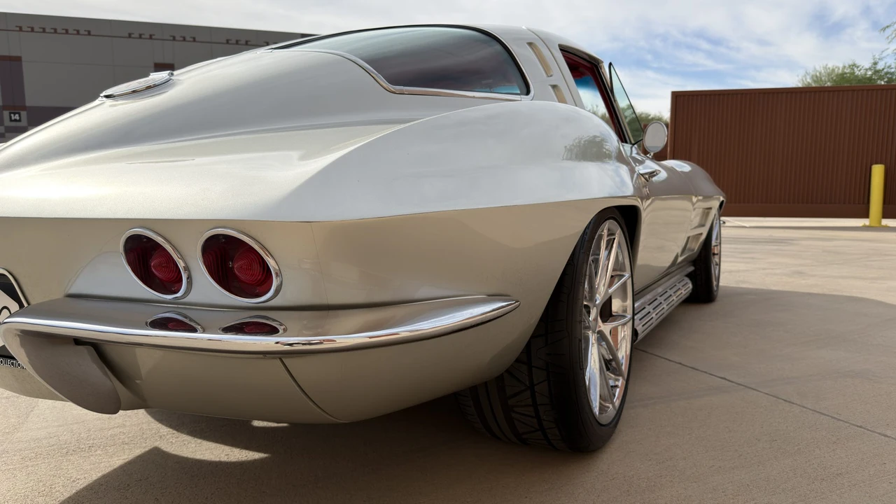 1963 Chevrolet Corvette C2 - Image 16 of 31
