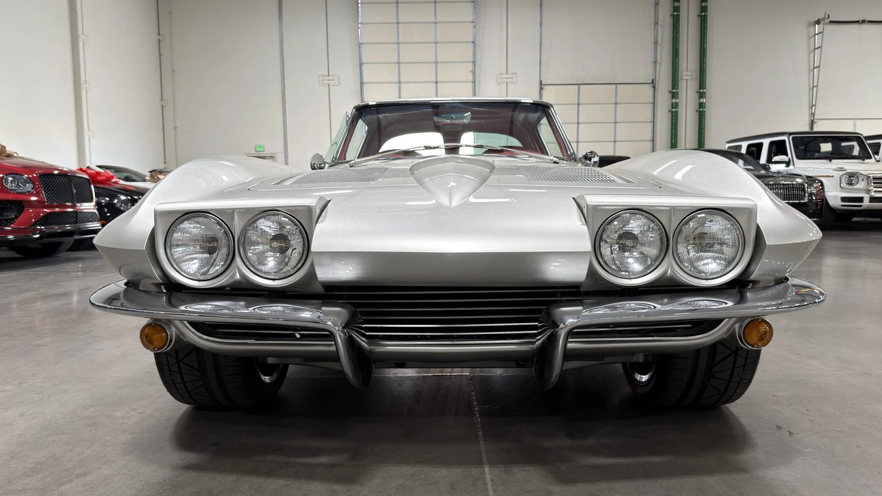 1963 Chevrolet Corvette C2 - Image 18 of 31