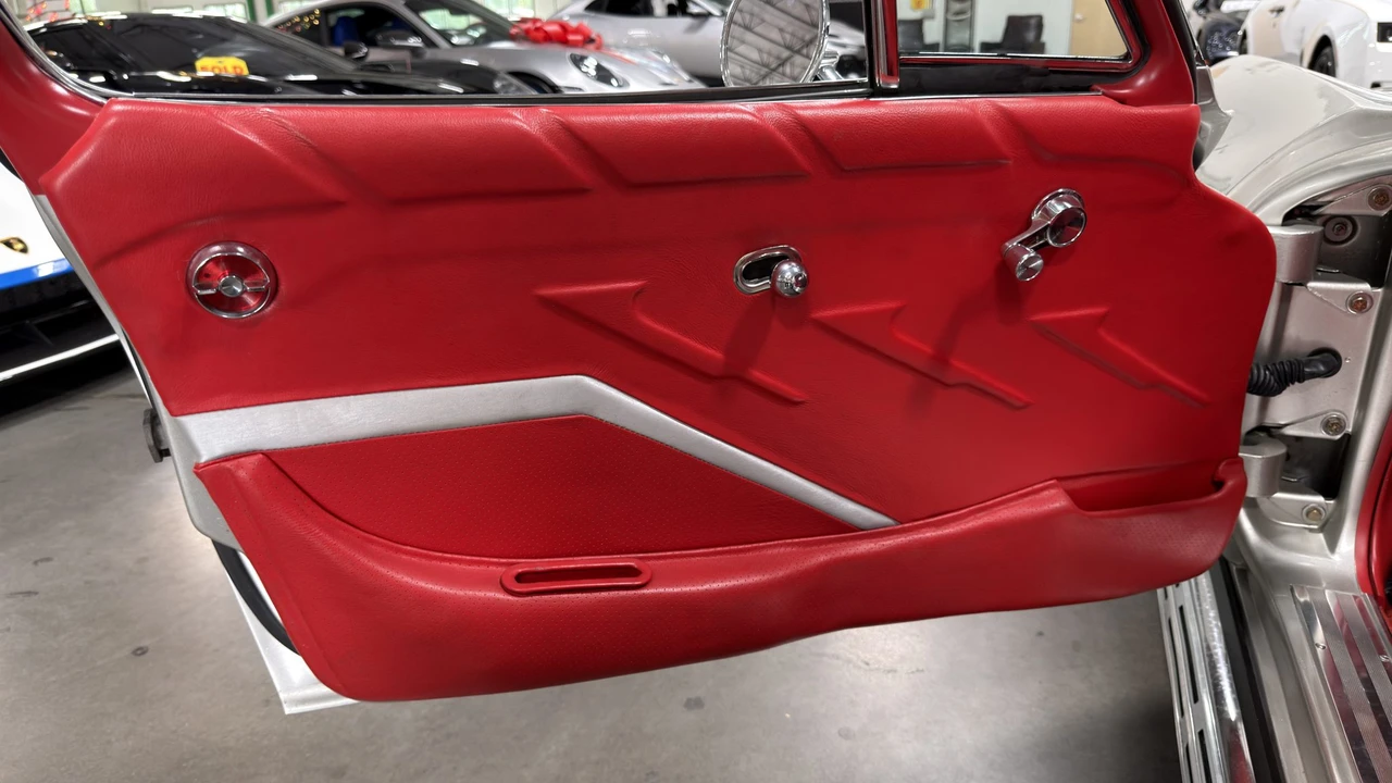 1963 Chevrolet Corvette C2 - Image 23 of 31