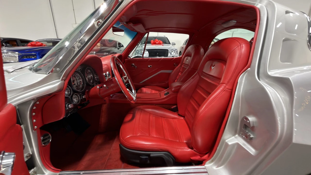 1963 Chevrolet Corvette C2 - Image 24 of 31
