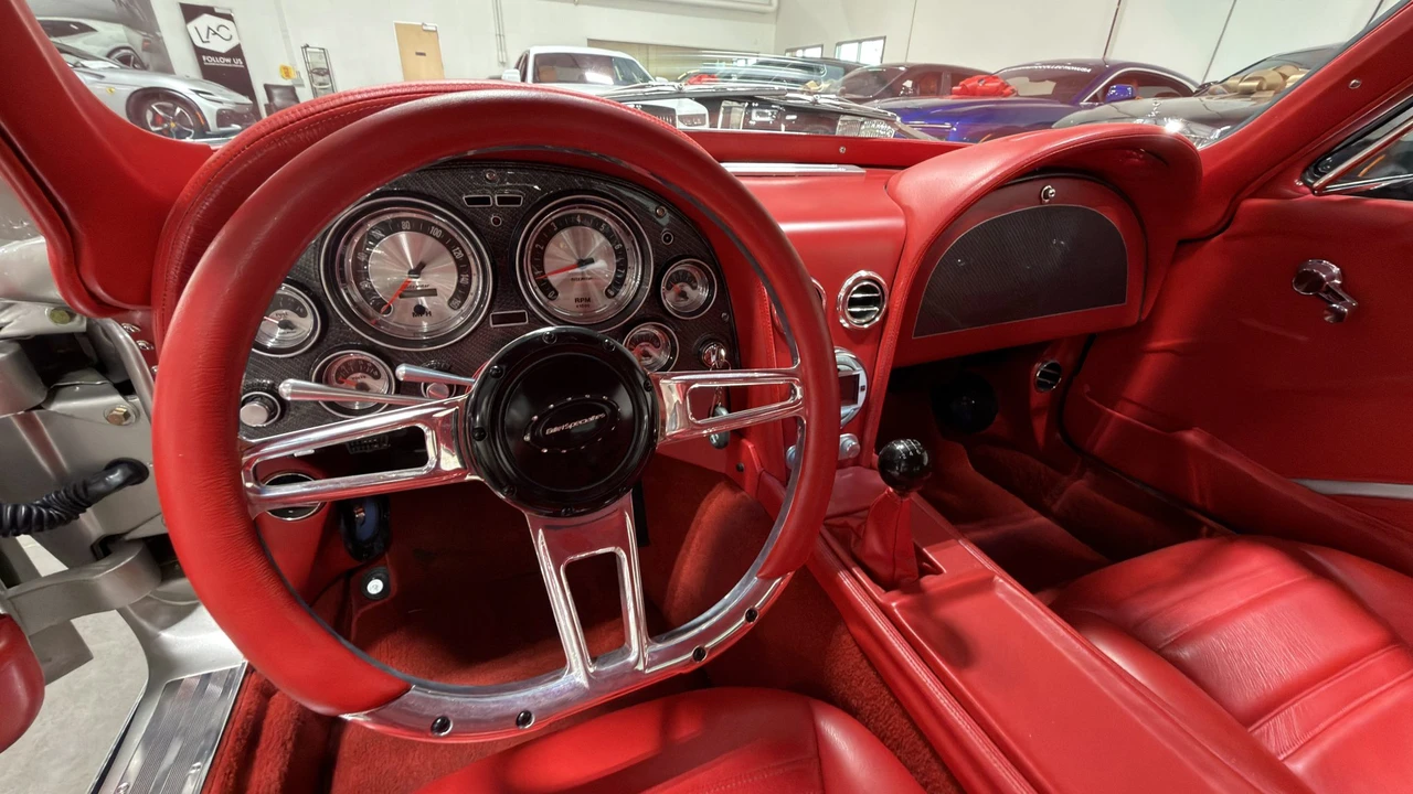 1963 Chevrolet Corvette C2 - Image 30 of 31
