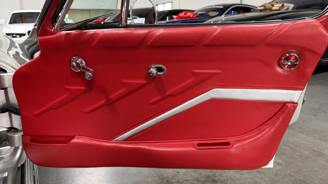 1963 Chevrolet Corvette C2 - Image 27 of 31