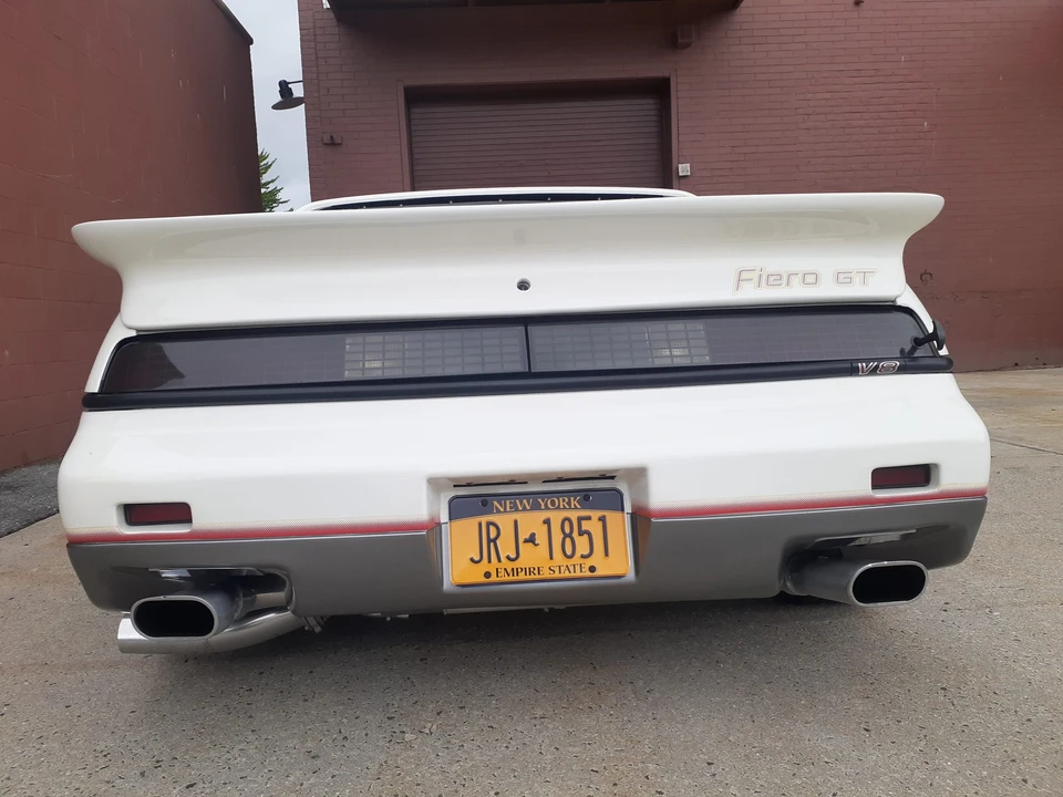 1984 Pontiac Fiero - Image 15 of 31