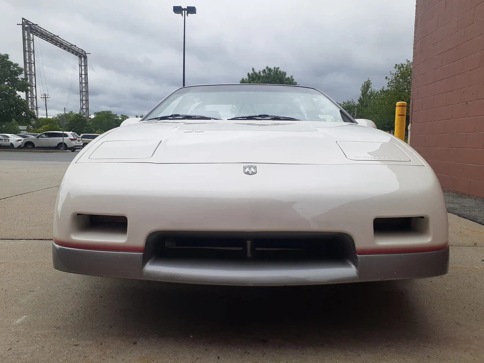 1984 Pontiac Fiero - Image 22 of 31