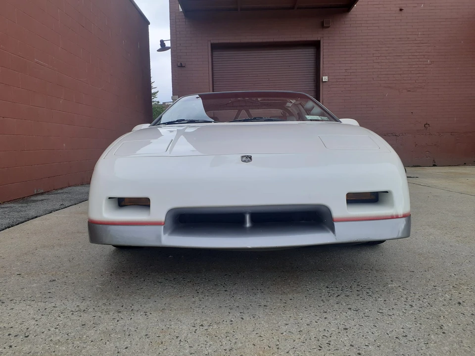 1984 Pontiac Fiero - Image 21 of 31