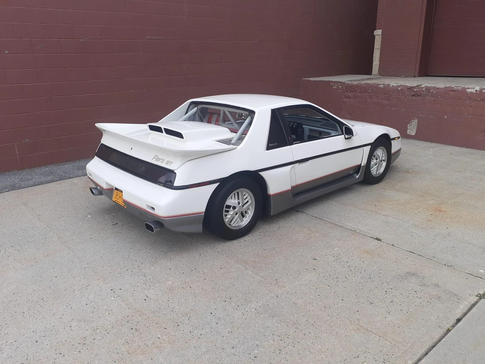 1984 Pontiac Fiero - Image 6 of 31