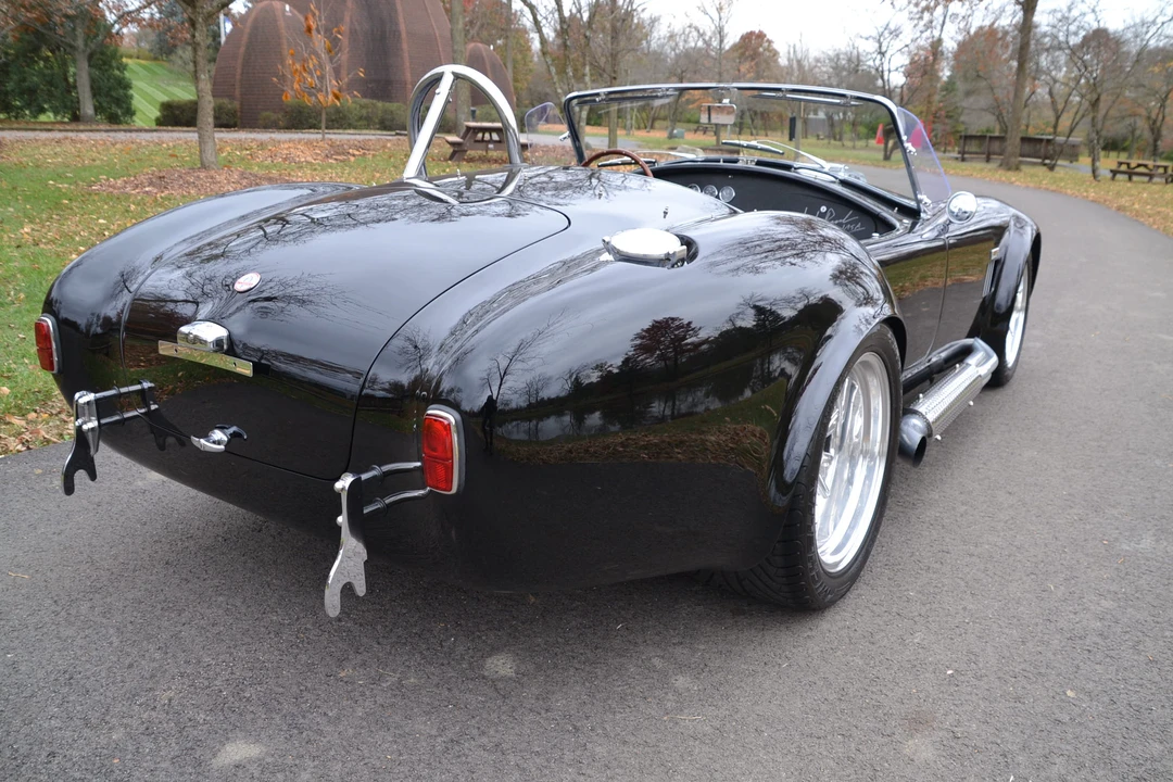 Shelby Cobra Replica - Image 7 of 31
