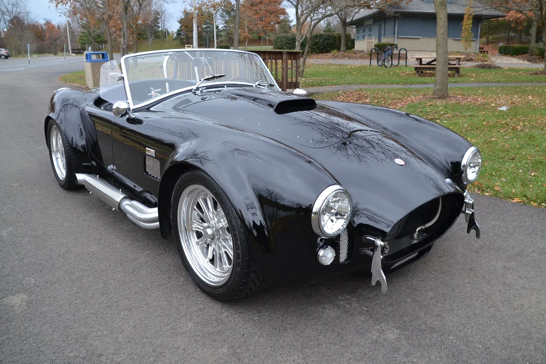 Shelby Cobra Replica - Image 11 of 31