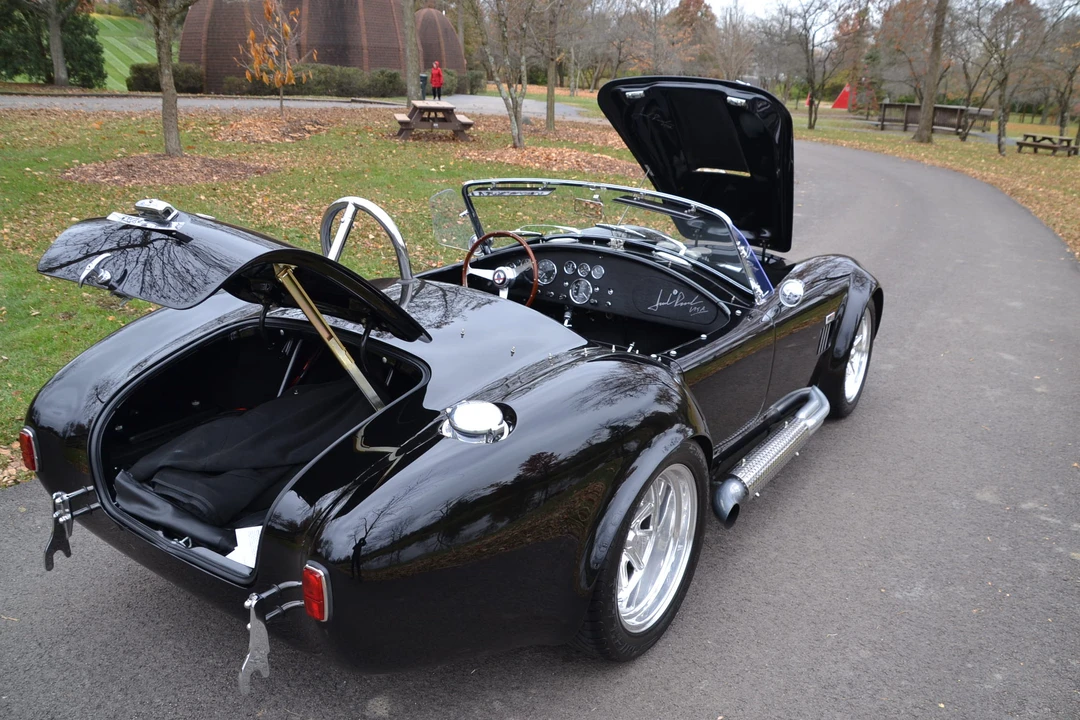 Shelby Cobra Replica - Image 27 of 31