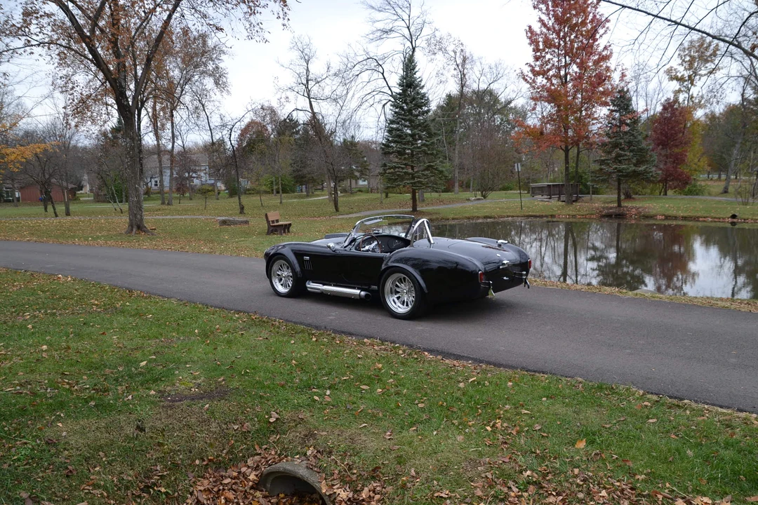 Shelby Cobra Replica - Image 16 of 31