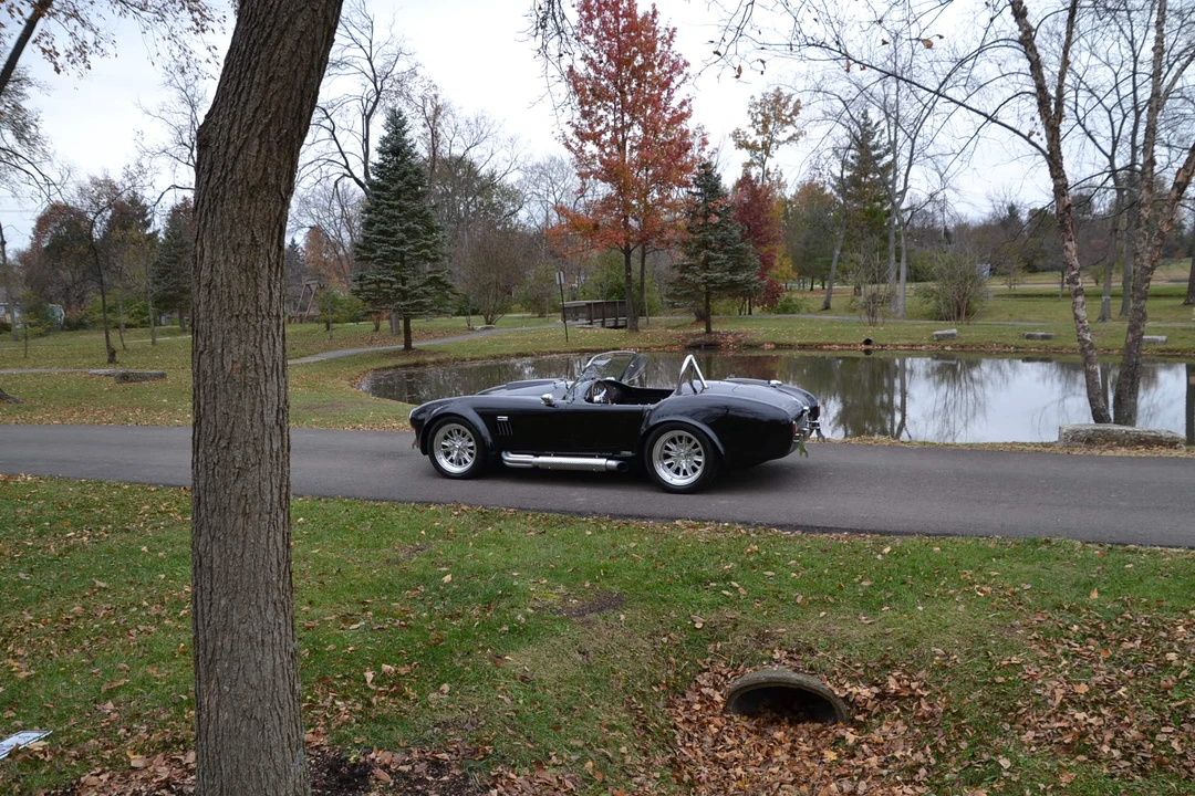Shelby Cobra Replica - Image 17 of 31