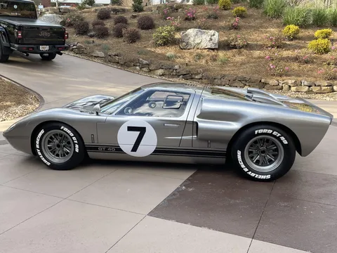 Ford Replica - Image 3 of 31