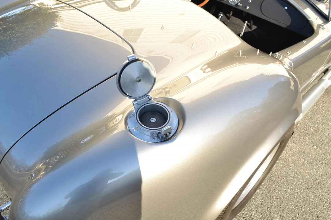 Shelby Cobra Replica - Image 29 of 31