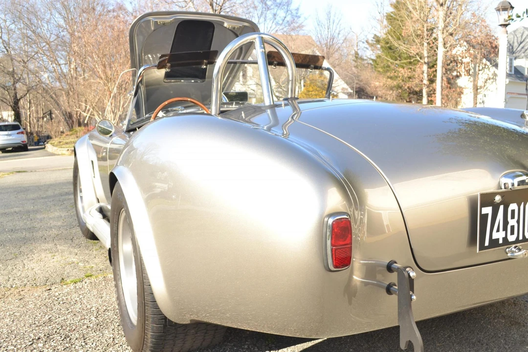Shelby Cobra Replica - Image 27 of 31