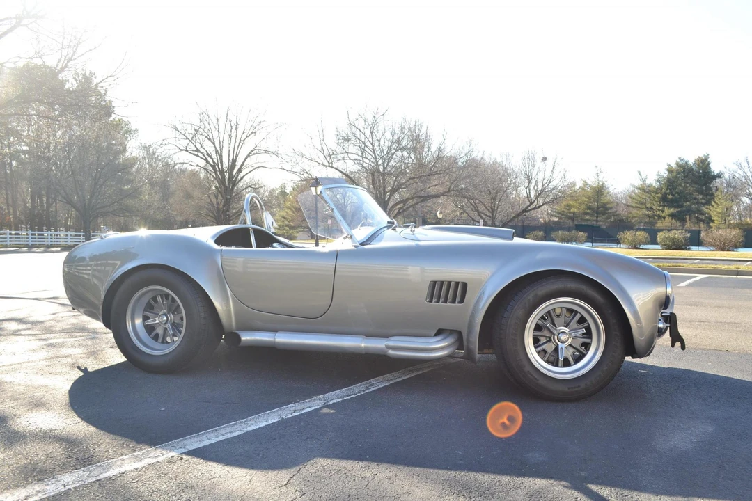 Shelby Cobra Replica - Image 12 of 31