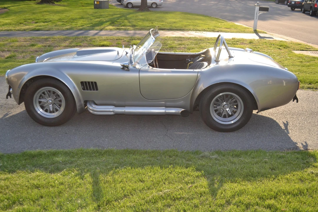 Shelby Cobra Replica - Image 5 of 31