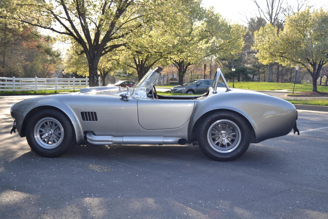 Shelby Cobra Replica - Image 4 of 31