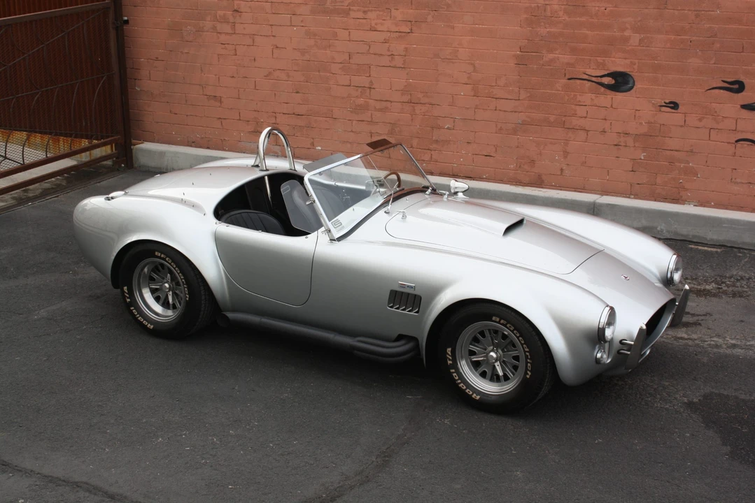 Shelby Cobra Replica - Image 16 of 31