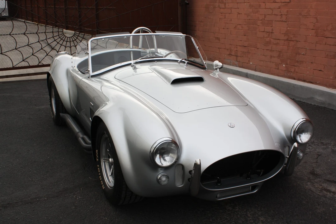 Shelby Cobra Replica - Image 13 of 31