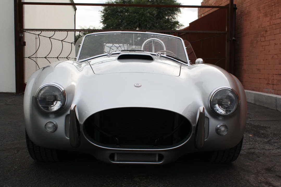 Shelby Cobra Replica - Image 9 of 31