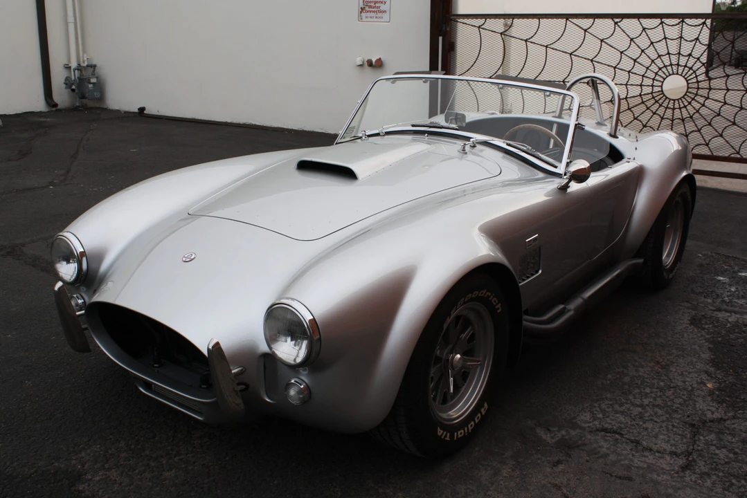 Shelby Cobra Replica - Image 8 of 31
