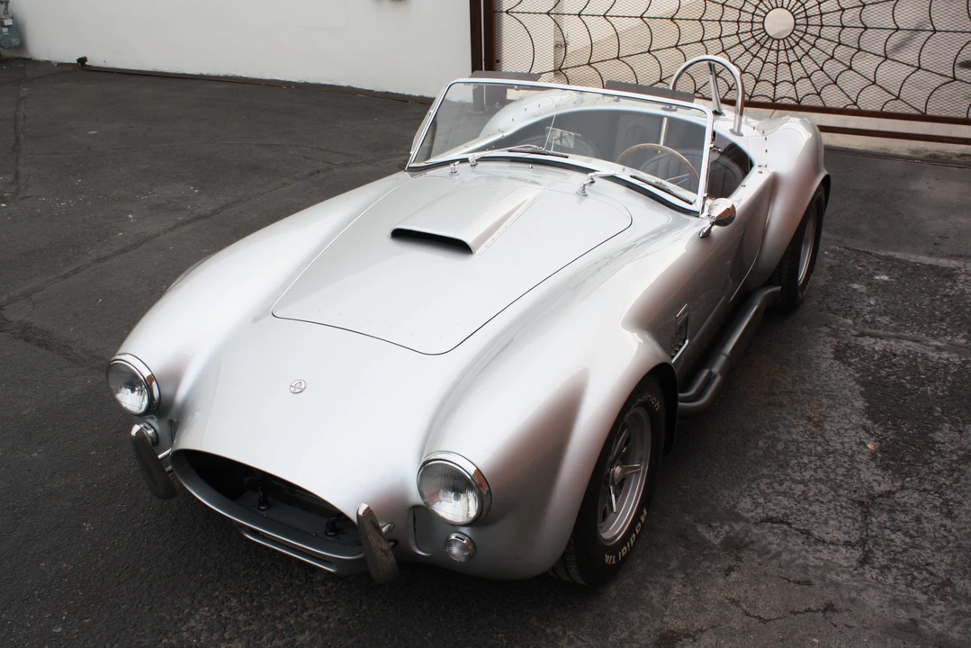 Shelby Cobra Replica - Image 6 of 31