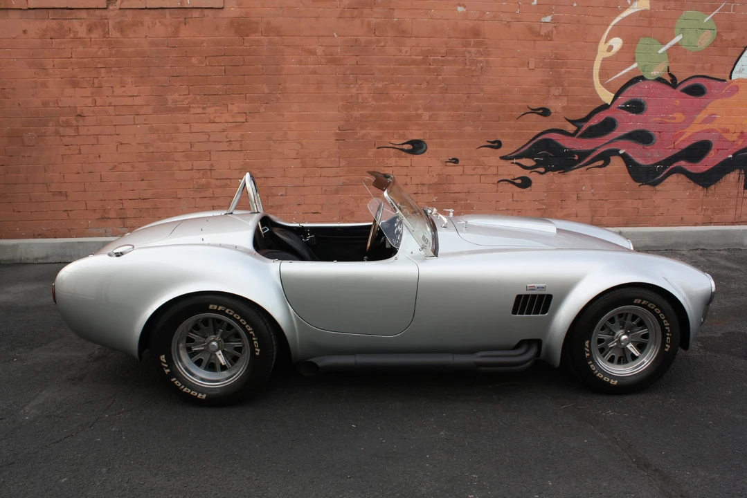 Shelby Cobra Replica - Image 18 of 31