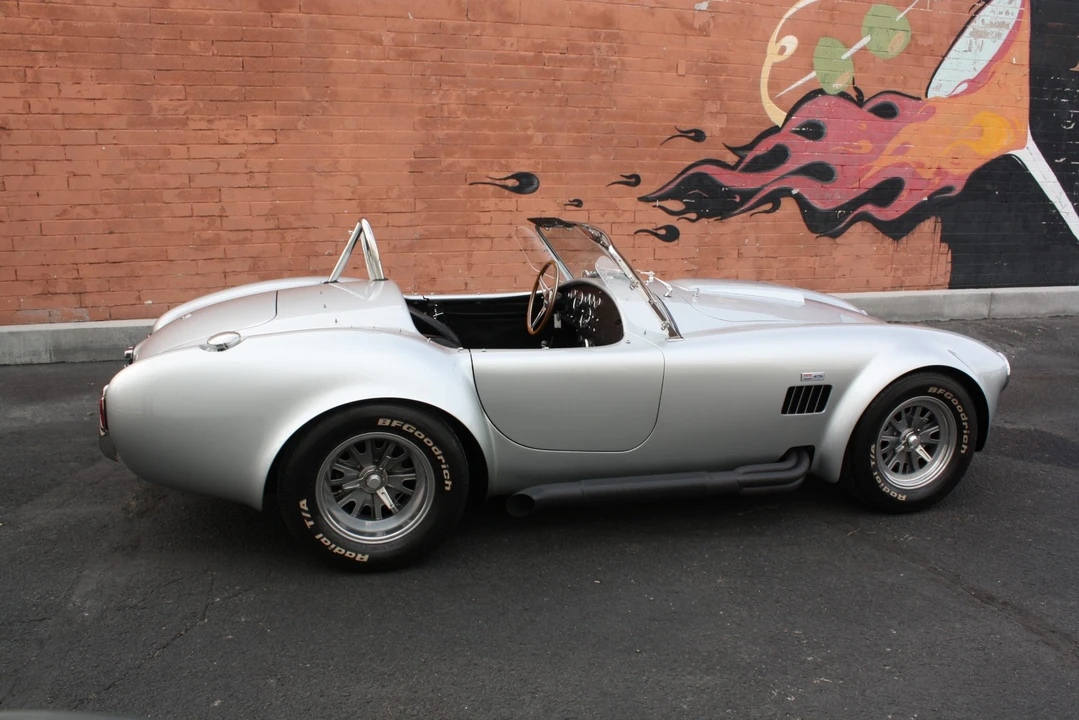 Shelby Cobra Replica - Image 19 of 31