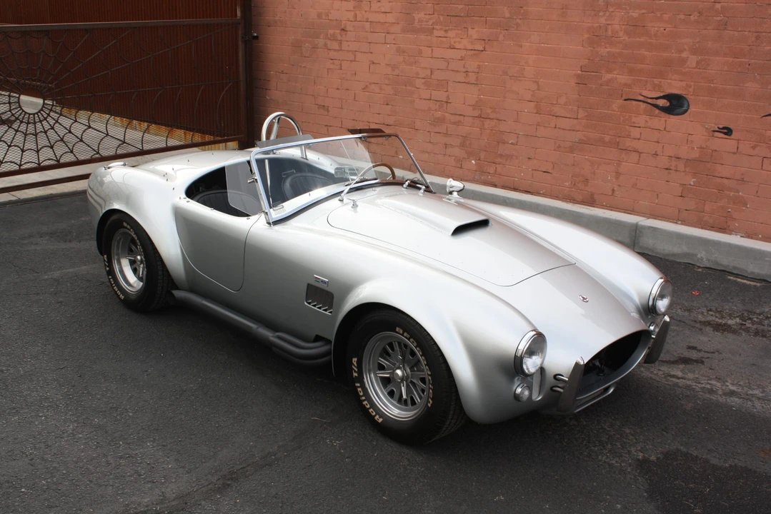 Shelby Cobra Replica - Image 15 of 31